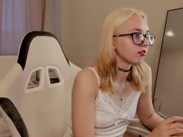 mollyy snow