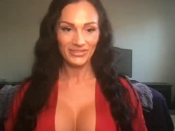 nikkijamesxo